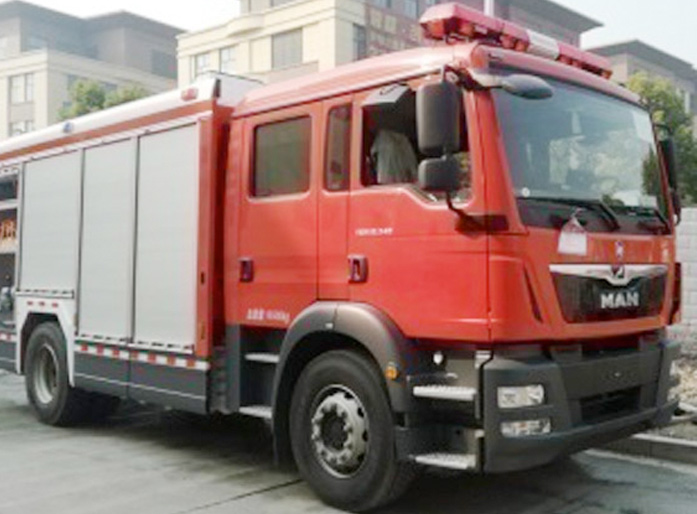 压缩空气泡沫消防车